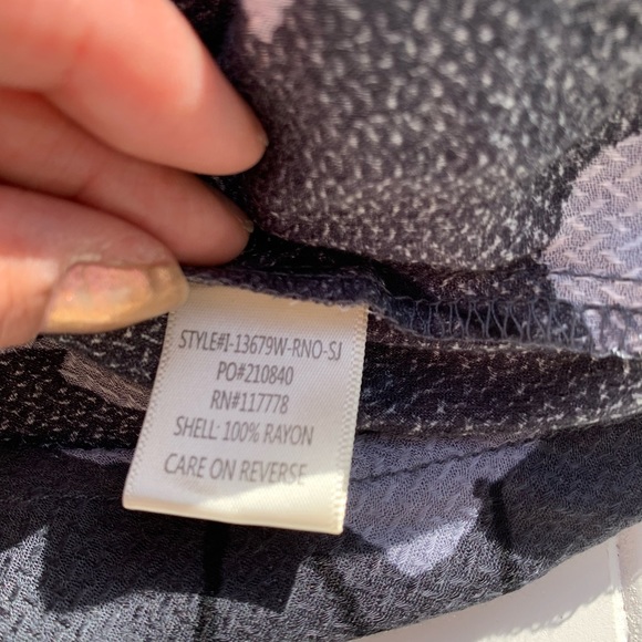 NWT- Lovestitch Blouse Size Large - Picture 6 of 6